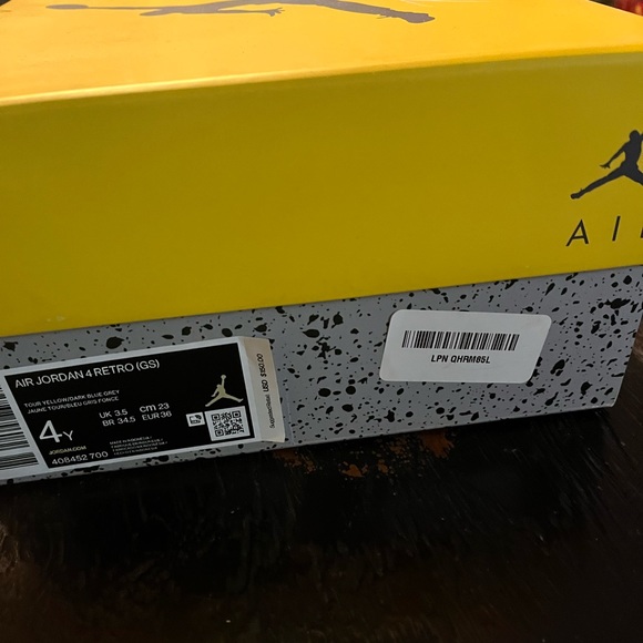 Jordan 4 Lightning 2021 - Picture 4 of 5